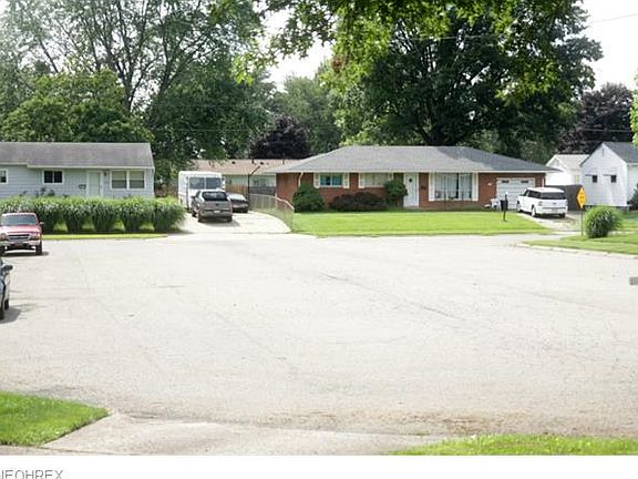 2nd image of 554 Woodland Ct