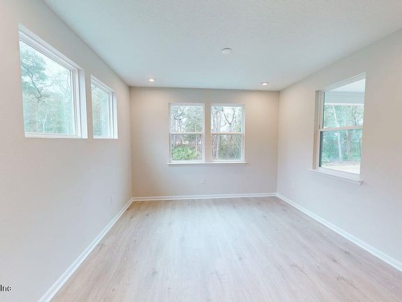 5th image of 135 ORANGEDALE Circle