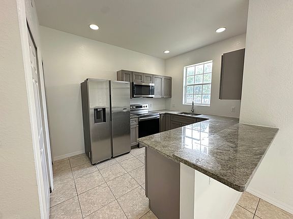 2nd image of 1807 Sinanan Pl #1807