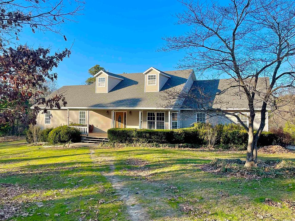 1st image of 120 Rose Garden Ln
