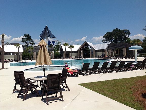 Community pool