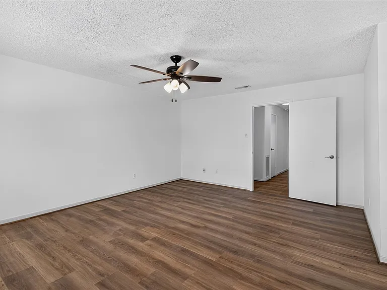 1334 Country Place Dr — Photo 26