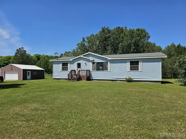 8112 W M94 Hwy, Manistique, MI 49854