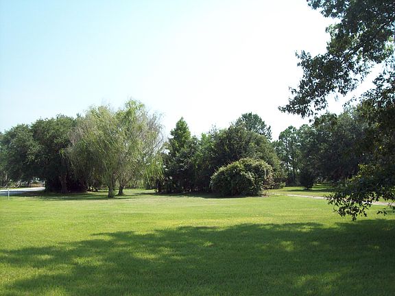 2nd image of 1401 Headquarters Plantation Dr