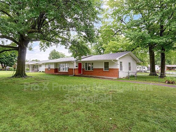 2nd image of 906 N Belview Ave