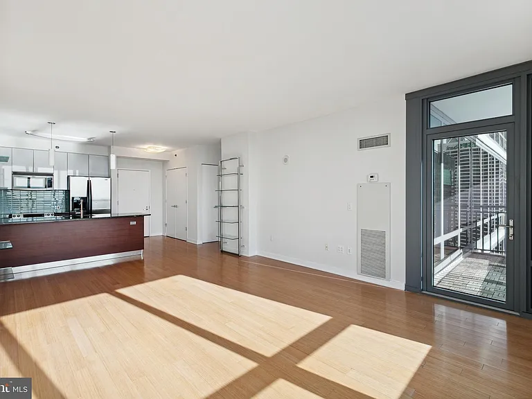 2101 Market St #405 — Photo 4