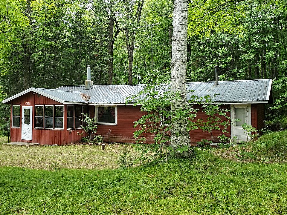 Front View of Cabin