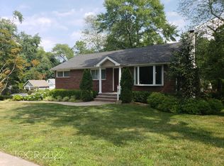 326 Wyckoff Ave, Ramsey, NJ 07446