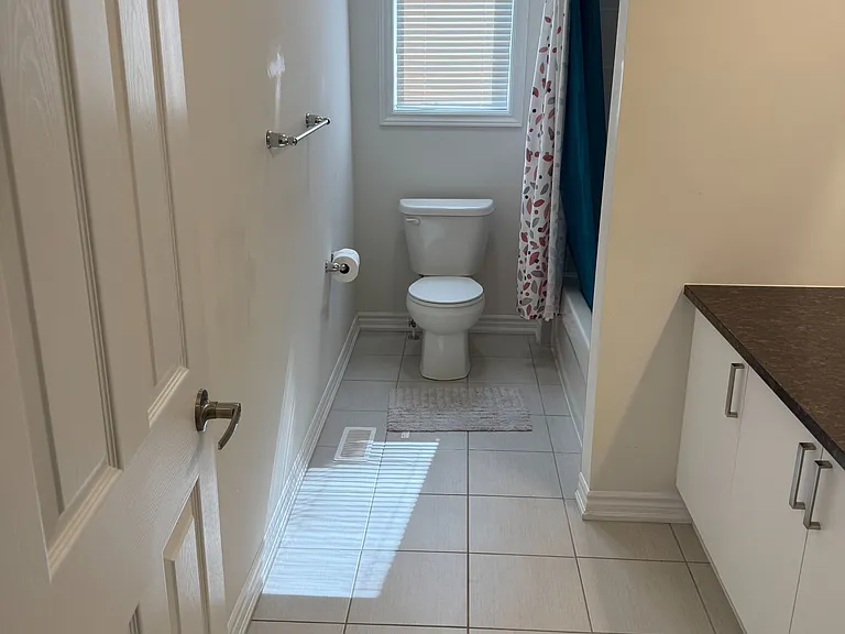 166 Auckland Dr — Photo 38