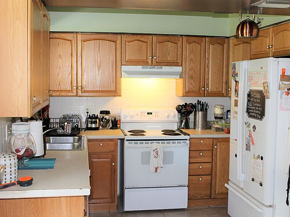 3rd image of 202 SW Reynolds Avenue