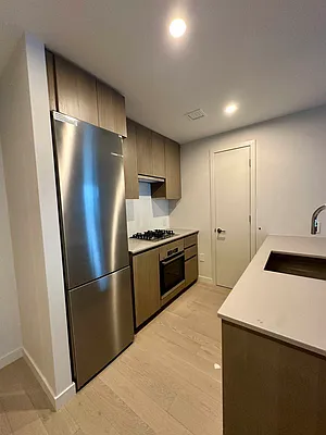 Rented by E Realty International Corp | media 7