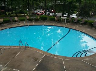 2 Country Squire Dr UNIT D, Cromwell, CT 06416