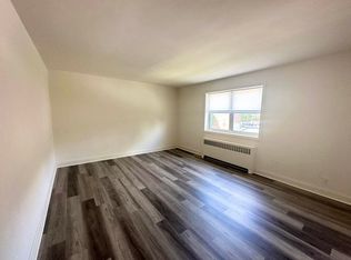 125 Highland Ave #2B, Staten Island, NY 10301