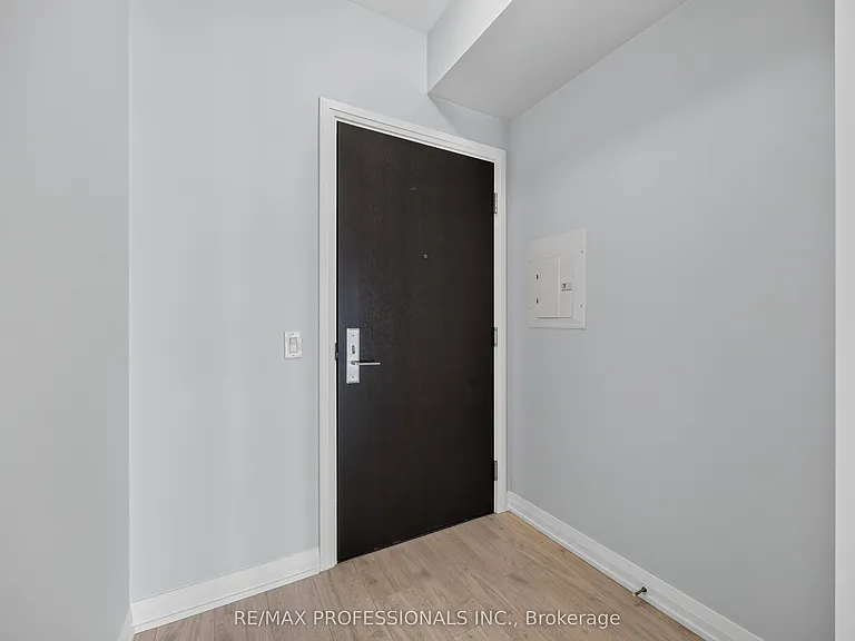 9000 Jane St #522 — Photo 5