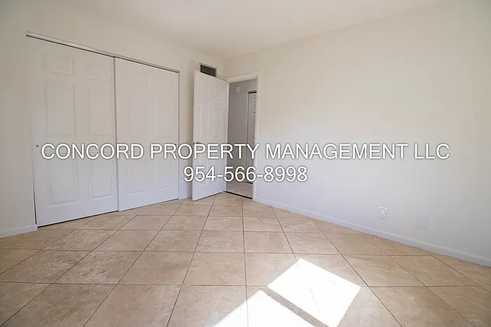 1727 Liberty St #5 — Photo 9
