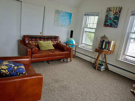 3rd image of 1-6 Bartlett Pkwy #1