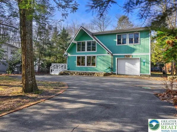 1159 Thunder Dr, Pocono Summit, PA 18346