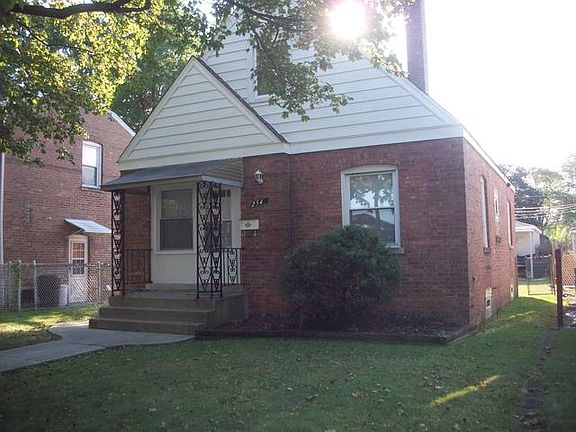 2nd image of 2546 Oak St