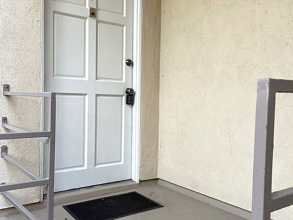3rd image of 209 S Francisca Ave APT 3