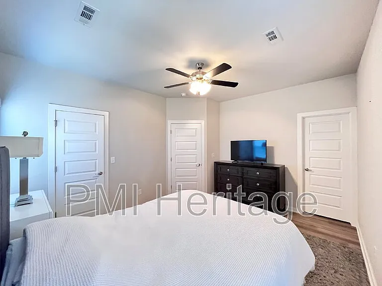 1452 W Sligo St — Photo 9