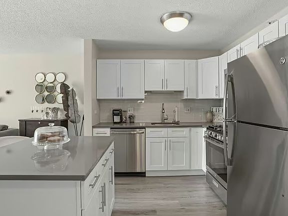 2nd image of 613 N State St #1104