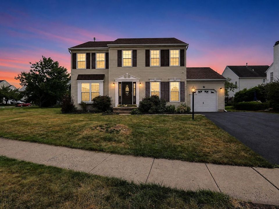 1st image of 402 Candlewood Way
