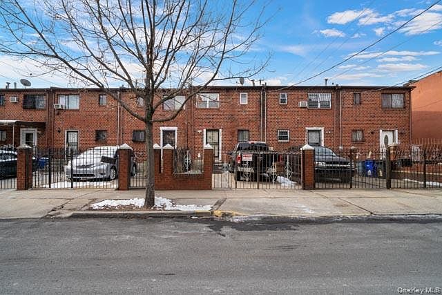 1st image of 576 Barbey Street