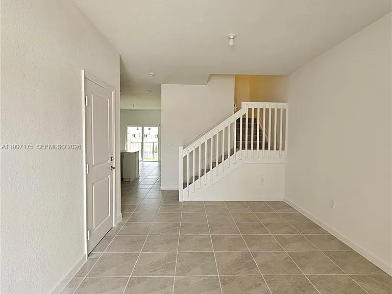 2739 SE 25th Ave — Photo 4