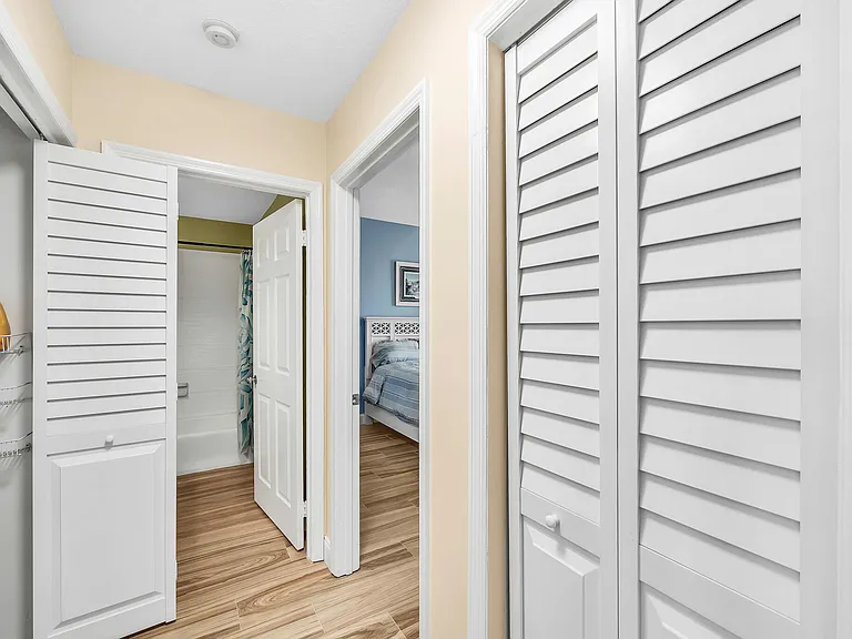 827 Oak Harbour Dr — Photo 41