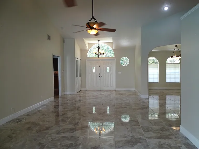 6325 Winding Lake Dr — Photo 4