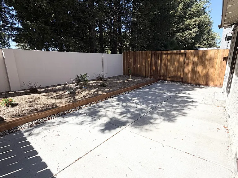 151 Francis Cir — Photo 19
