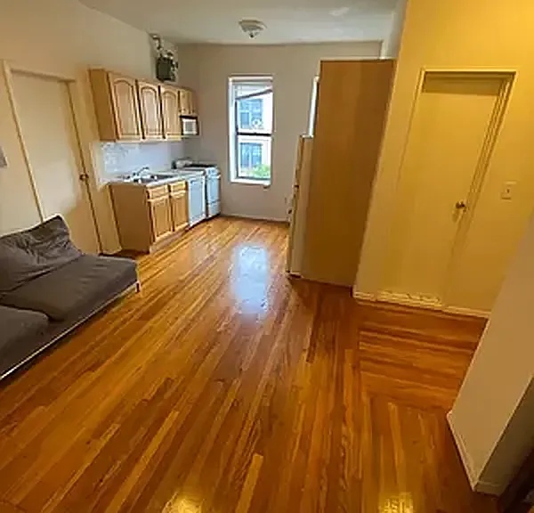 565 W 188th St #51 — Photo 5