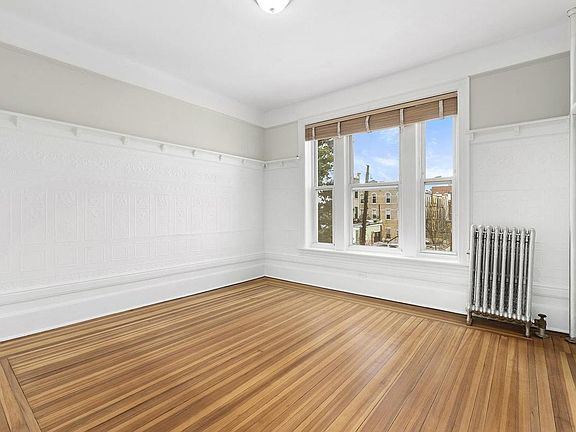2nd image of 570 44th St APT 9