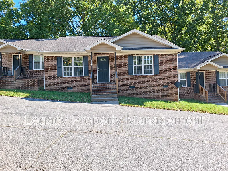 3 bed, 2.0 bath, 1250 sqft, $1,650 — Photo 1