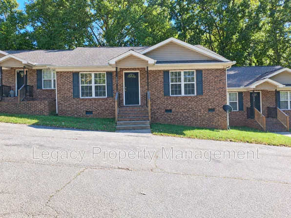 1348 Snow Ct, Burlington, NC 27215
