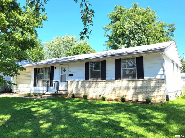 320 McDivitt Ave, Lincoln, IL 62656