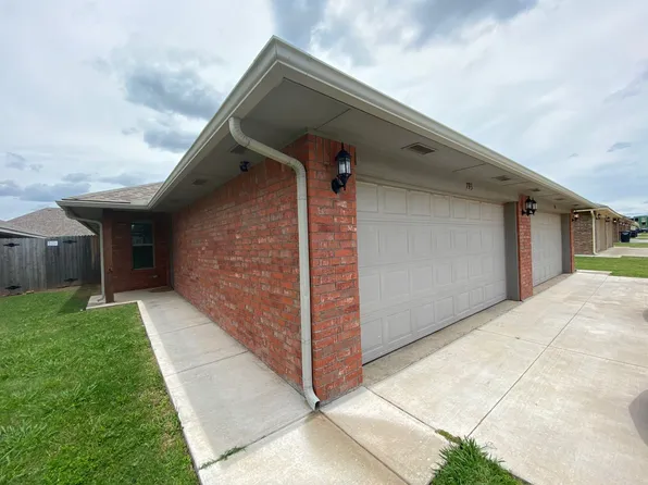 793 SW 13th St, Moore, OK 73160