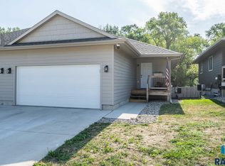 1806 N Oberg Cir, Circle Sioux Falls, SD 57103