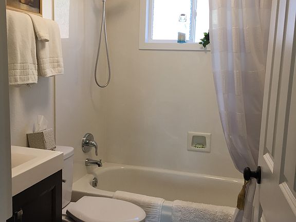 5th image of 1440 Ash St