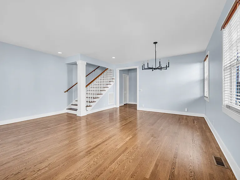 1109B S Douglas Ave — Photo 8