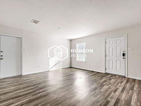 4th image of 820 Hubert St Unit B