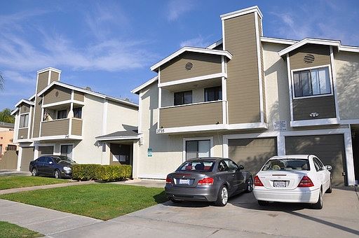 2nd image of 3735 & 3745 Pershing Ave #3745-1