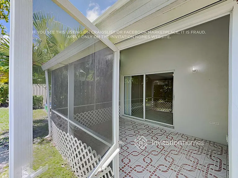 4728 SW 13th Pl — Photo 18