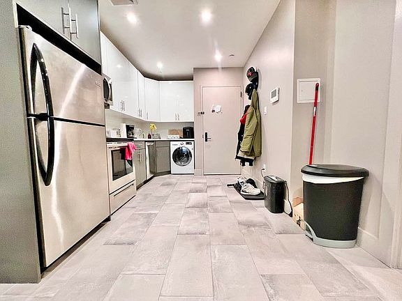 3rd image of 2809 Snyder Ave #3C