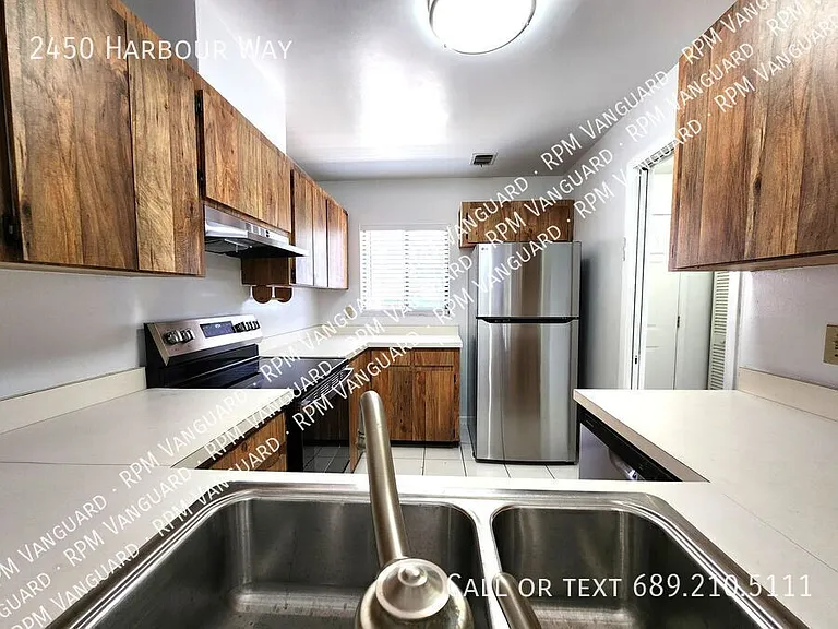 2450 Harbour Way — Photo 4