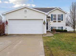 308 Cimarron Dr, Howell, MI 48855