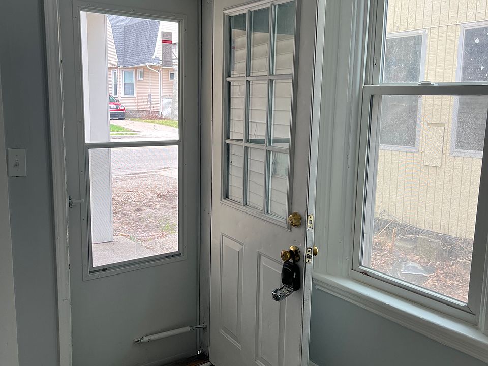 1st image of 1249 Lafayette Ave NE