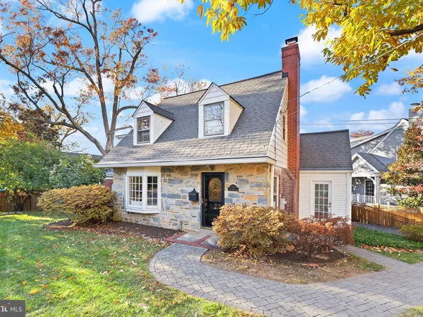 850 N Kensington St, Arlington, VA 22205