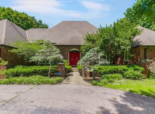 6960 Overhill Rd, Mission Hills, KS 66208