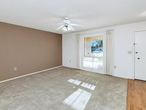 3rd image of 10422 W KINGSWOOD Circle